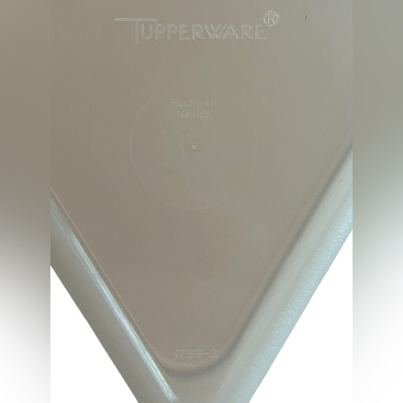 Vintage Tupperware pie slice storage containers with lids and lazy Susan - Picture 12 of 12